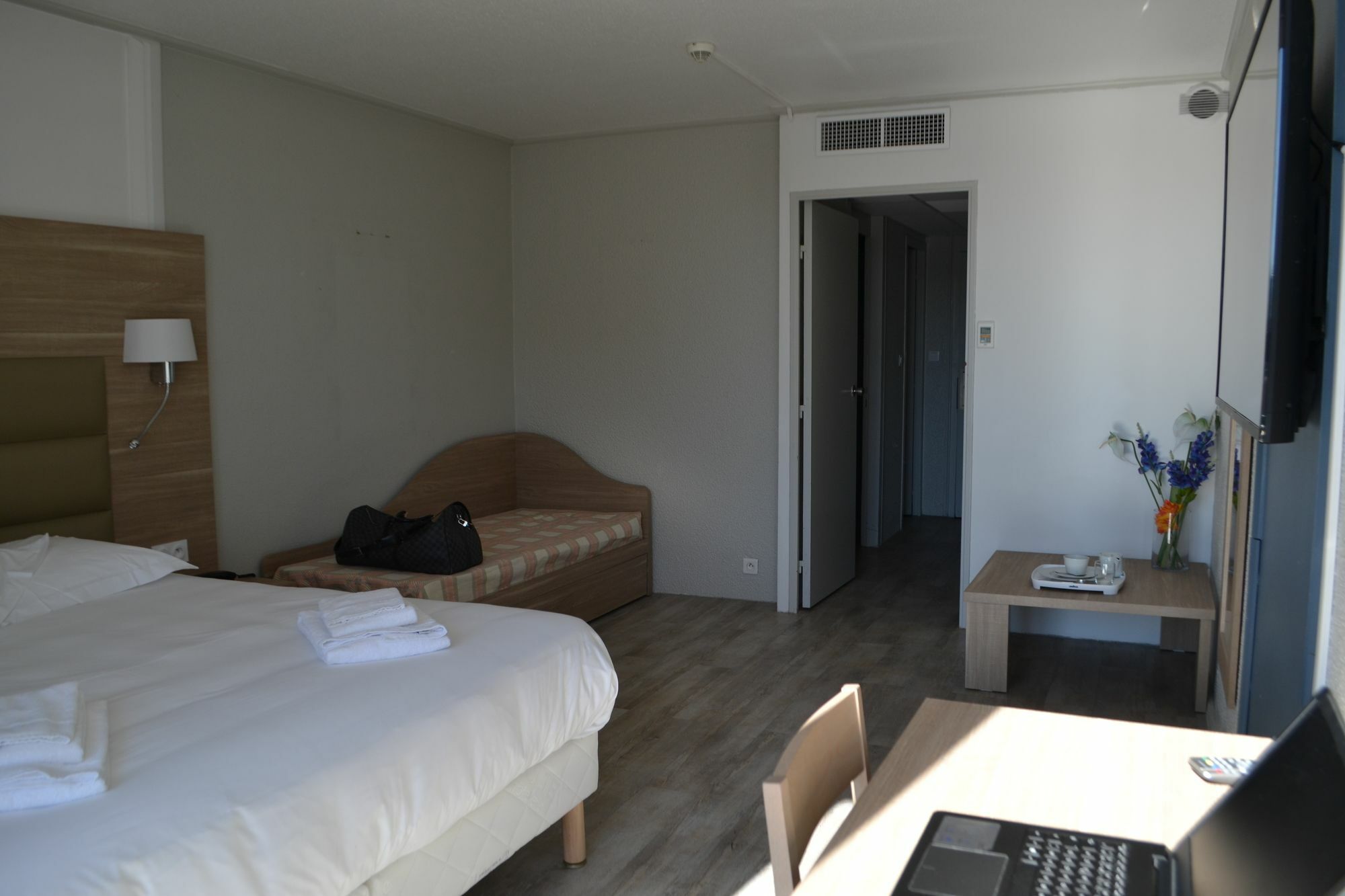 Yes Hotel Avignon Exterior photo